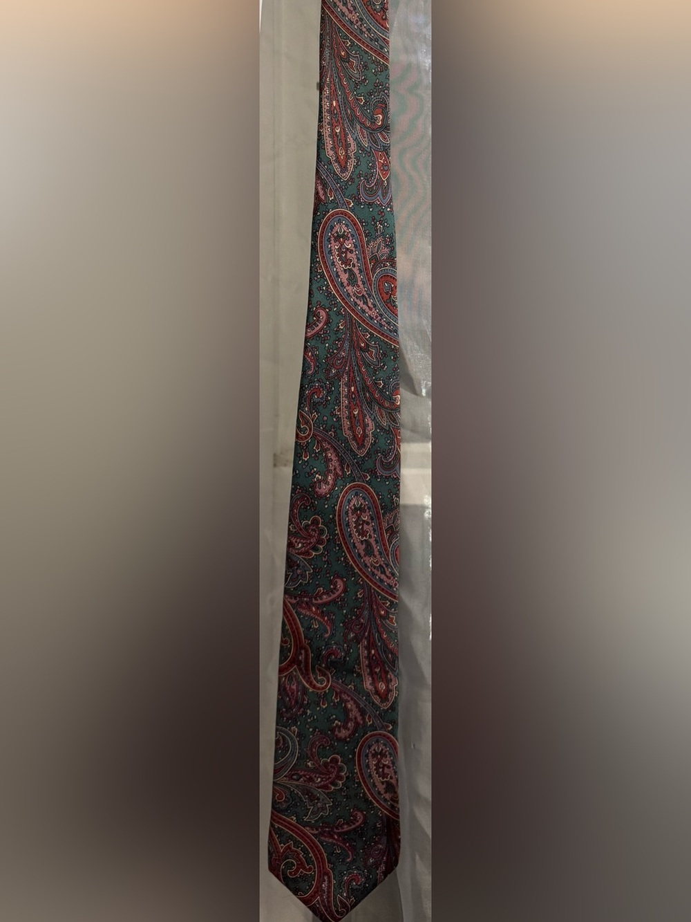 Vintage Jacobs & Roberts LTD Foulard 22 Paisley Silk Neck Tie